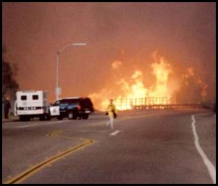 San Diego Cedar Fire 2003 police truck reporter fire smoke