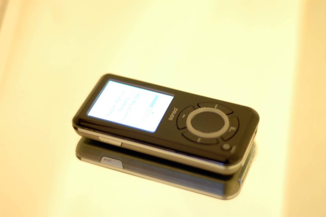 SanDisk Sansa mp3 player