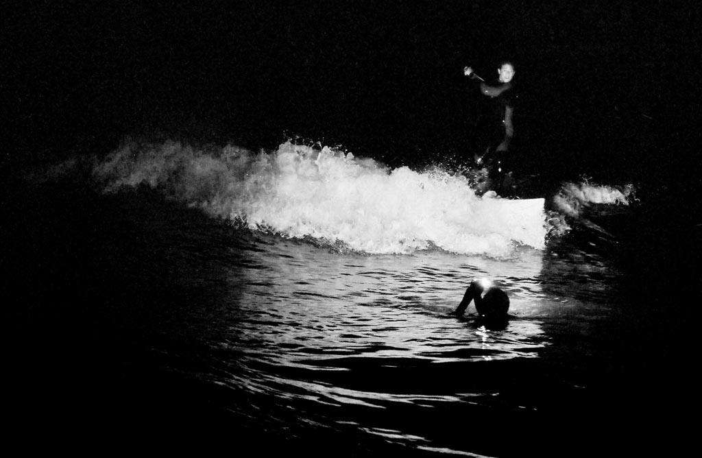 Surf surfing nightsurfing stealth mission flash in water