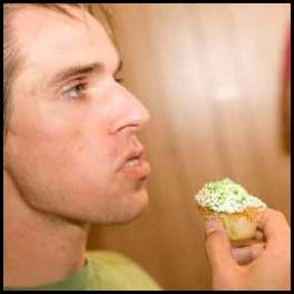 thumbnail Fantasy draft cupcake juxtaposition