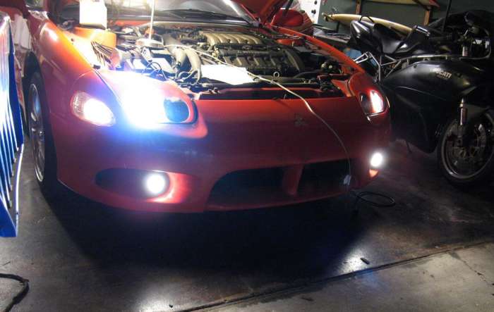 Mitsubishi 3000GT VR4 HID light installation