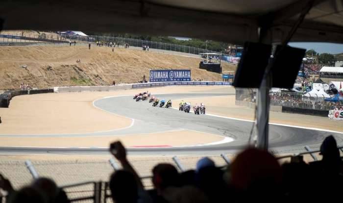 Laguna Seca MotoGP 2011 motorcycle race turn 2 3 the pack