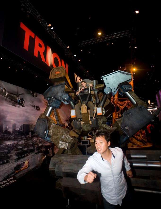 E3 2012 giant mech