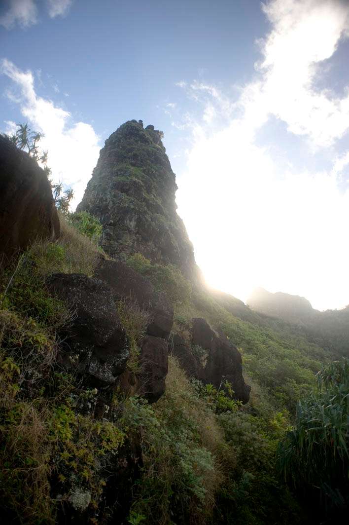Hawaii Kauai Kalalau trail Napali coast rocks