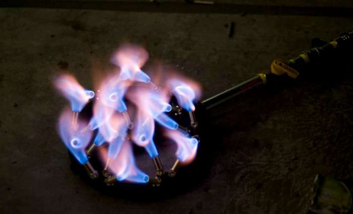 Gas burner low setting