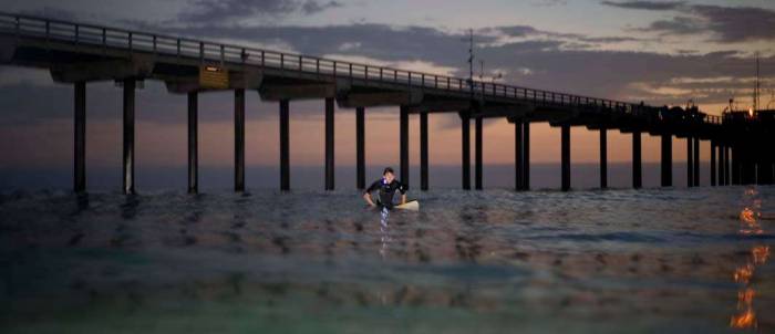 Surf nightsurf Scripps Pier San Diego stealth mission