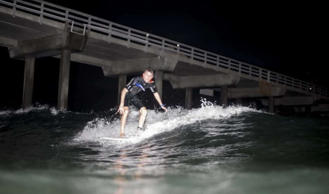 Surfing nightsurfing Scripps Pier La Jolla