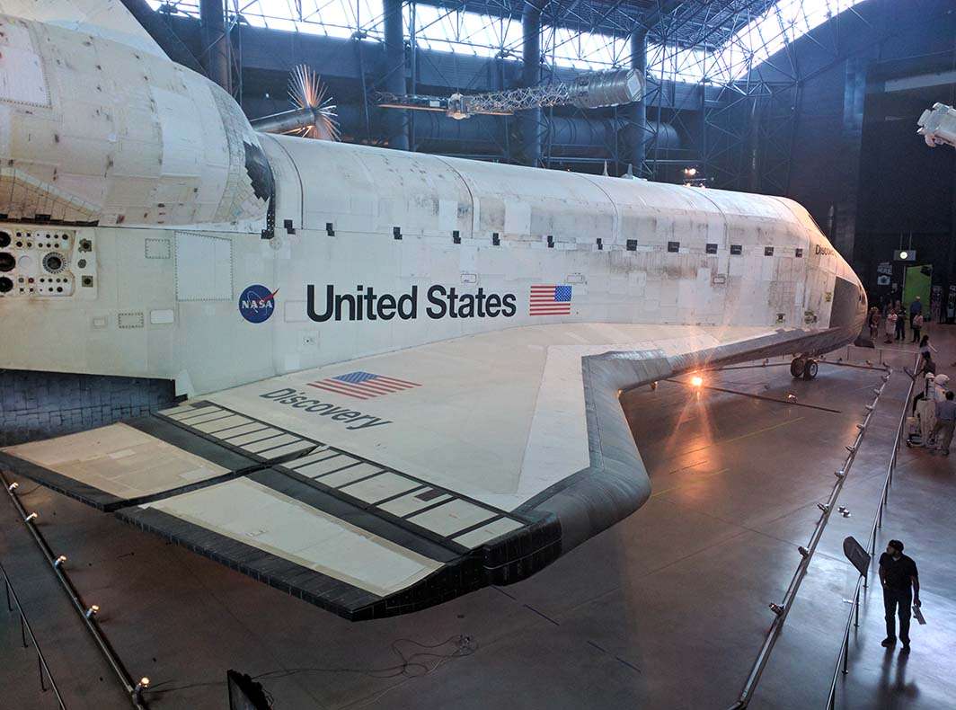 Dulles air museum Discovery space shuttle
