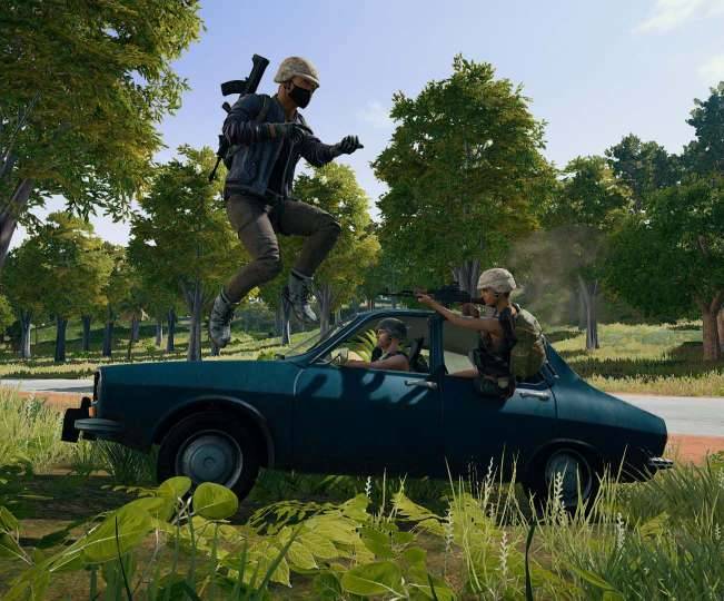 PUBG car near miss vehicle 187 Sanhok