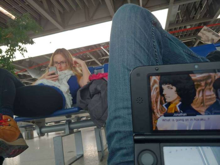 Layover airport 3DS waiting Nintendo