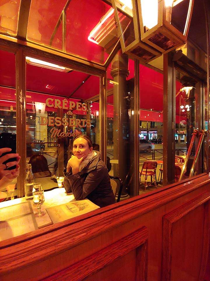 France Paris late night eats Le Royal Opera quarter pounder