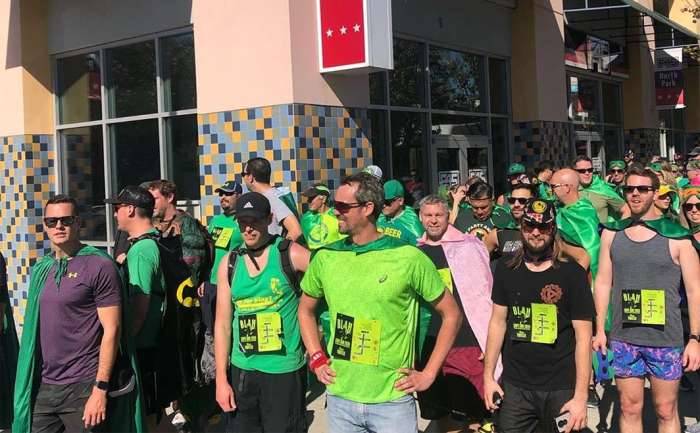 Blind Lady Ale House Cape Run 2020 green team beer exercise capes