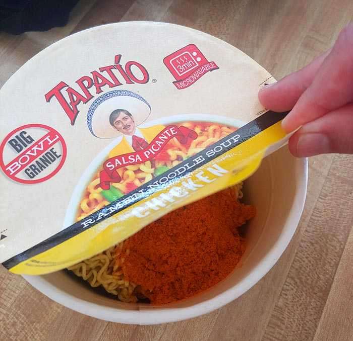 Tapatio ramen noodle soup Big Bowl Grande
