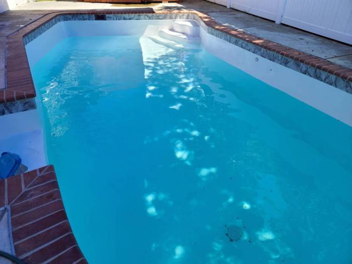 Fiberglass in-ground pool resurface rilling