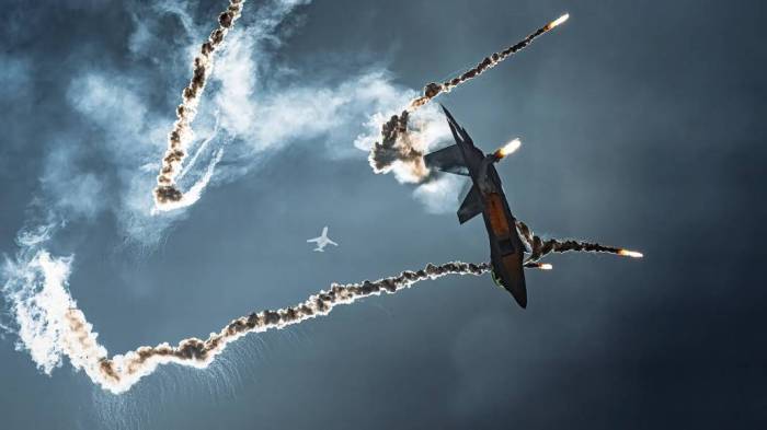 F-22 Raptor demo flares
